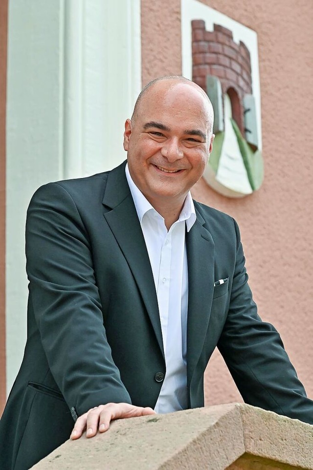 Matthias Litterst fhlt sich wohl im Schuttertler Rathaus.  | Foto: Endrik Baublies