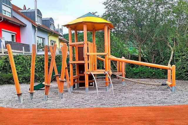 Spielplatz  Mittelpfad: Hier kann   geklettert und gerutscht werden.  | Foto: Mirko Bhr / Stadtverwaltung