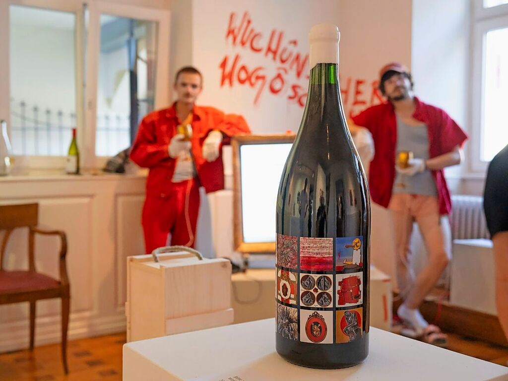 Ausgestellt wurde ein neues Weinetikett, das in einem grenzberschreitenden Kunstprojekt des deutsch-franzsischen Kollektivs "Les.9" und dem Weingut Drflinger entstanden ist.