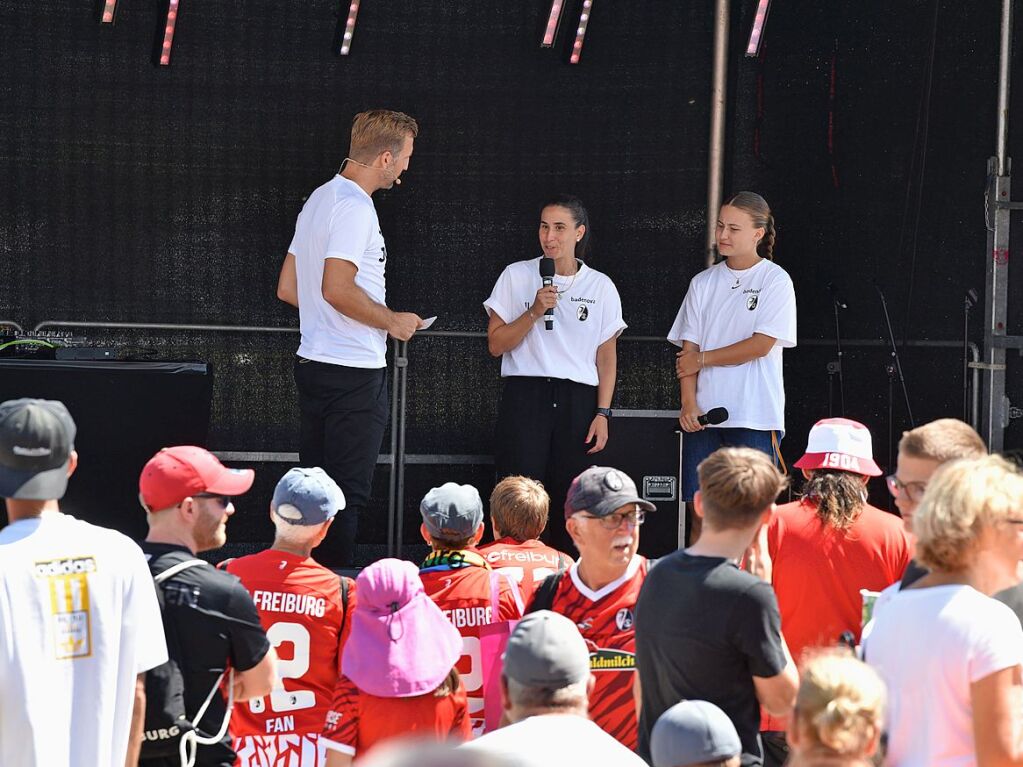 Impressionen vom groen Fan- und Familienfest des SC Freiburg zur Erffnung der Saison.<?ZP?>
