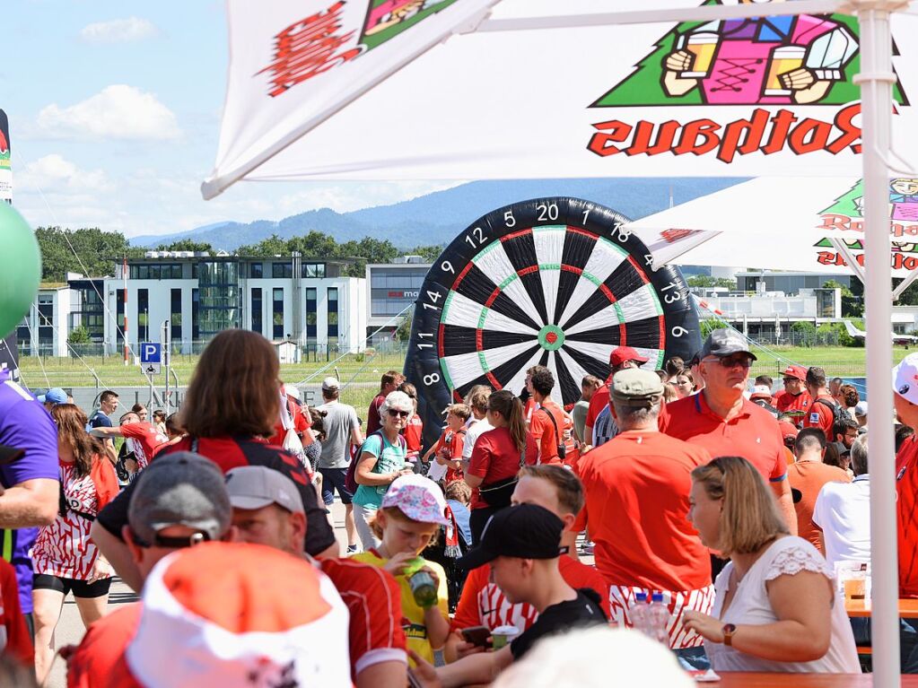 Impressionen vom groen Fan- und Familienfest des SC Freiburg zur Erffnung der Saison.<?ZP?>
