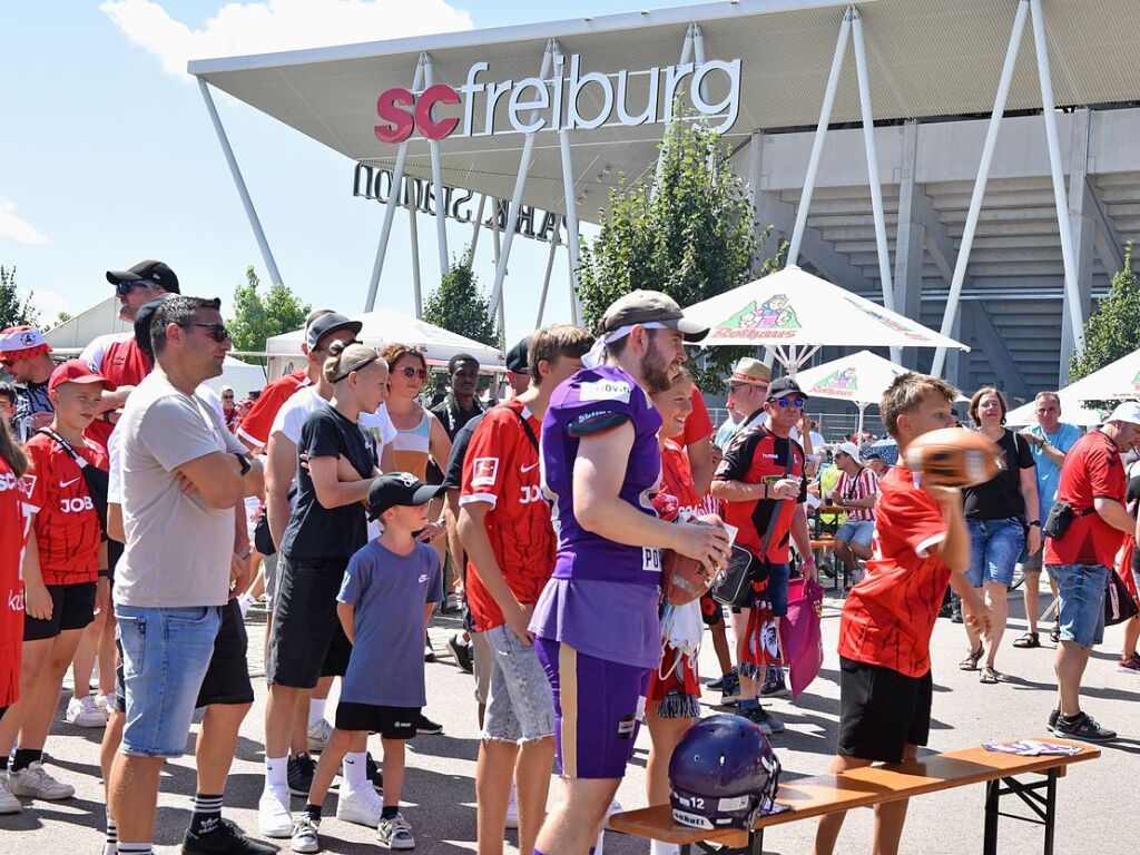 Impressionen vom groen Fan- und Familienfest des SC Freiburg zur Erffnung der Saison.<?ZP?>
