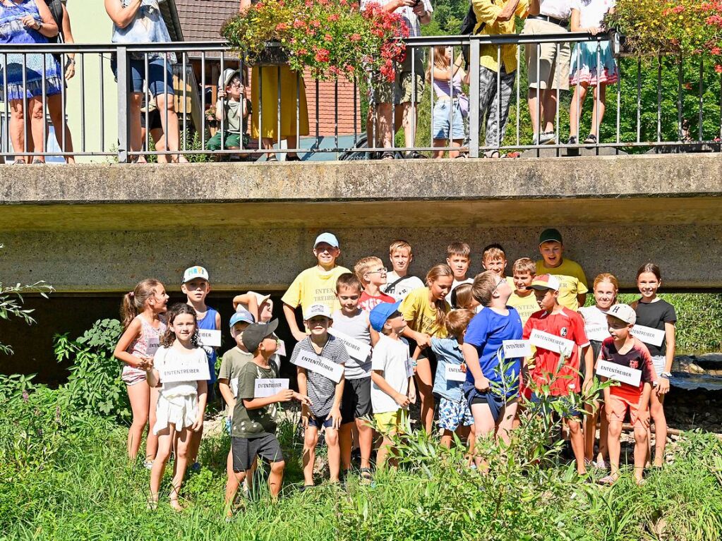 Beim Lorenzemrt-Hock in Ehrenstetten wurde gefeilscht, gefeiert und musiziert. Besonderer Hhepunkt war das traditionelle Entenrennen am Sonntag.