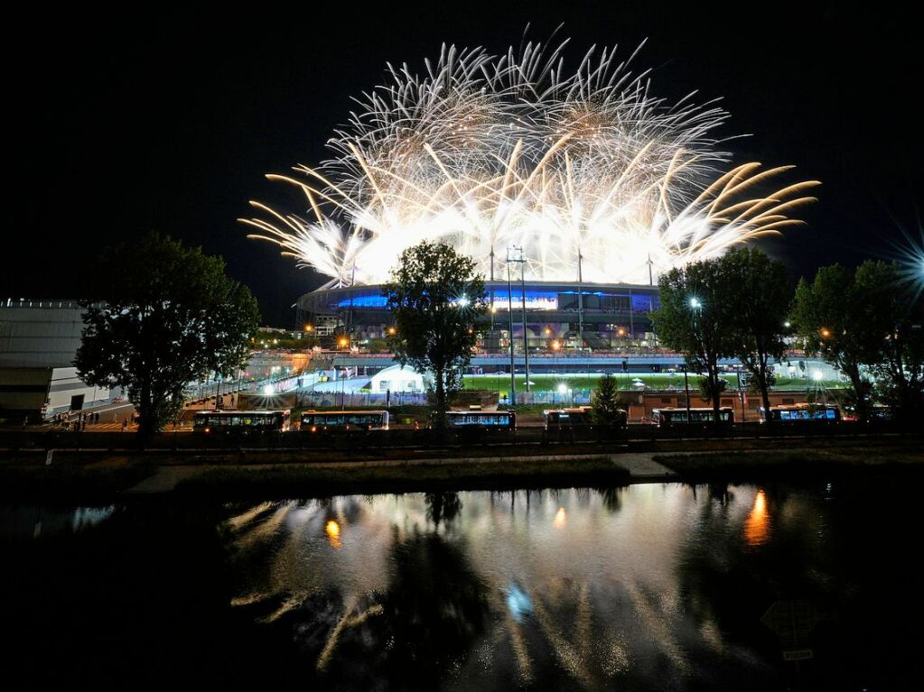 Feuerwerk ber dem Stadion