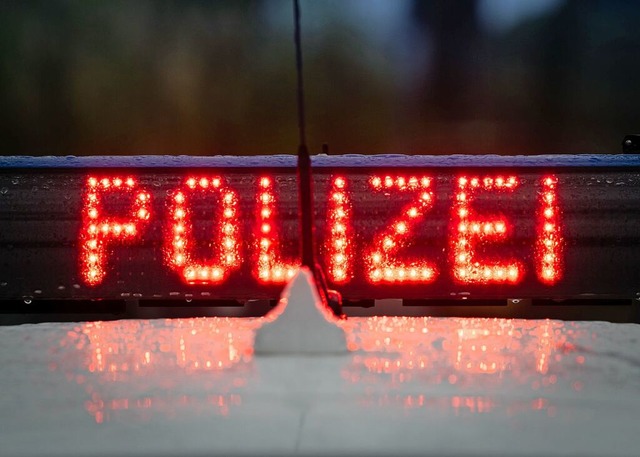 In Lffingen wurde eingebrochen, die Polizei sucht nach Zeugen.  | Foto: Soeren Stache (dpa)