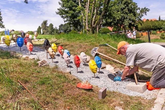 Knstler Mainardi restauriert zerstrte Installation in Grafenhausen – und fordert mehr Respekt