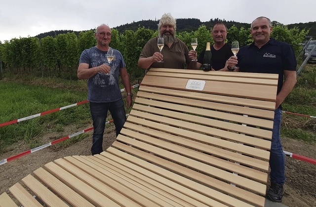 Bernd Kowalke, Grundstckseigentmer C...den ber die Himmelsliege (von links).  | Foto: Wanderfreunde Eichstetten