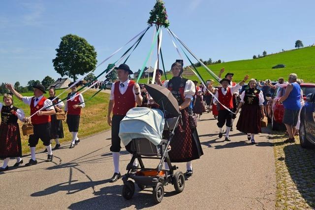 Bernau feiert das Brauchtum mit einem groen Festumzug