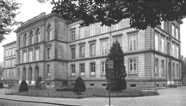 Auch fr die Hindenburgschule in Scki...galten die verlngerten Ferienzeiten.   | Foto: Stadtarchiv Bad Sckingen