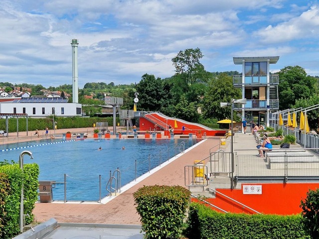 Das Lrracher Parkschwimmbad ffnet am Dienstag wieder.  | Foto: Maja Tolsdorf