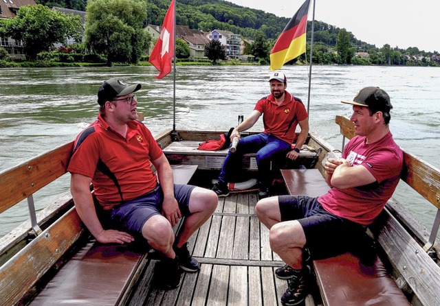 Die Rheinschifffhre von Mumpf nach Ba...t noch bis Ende September in Betrieb.   | Foto: Karl Braun