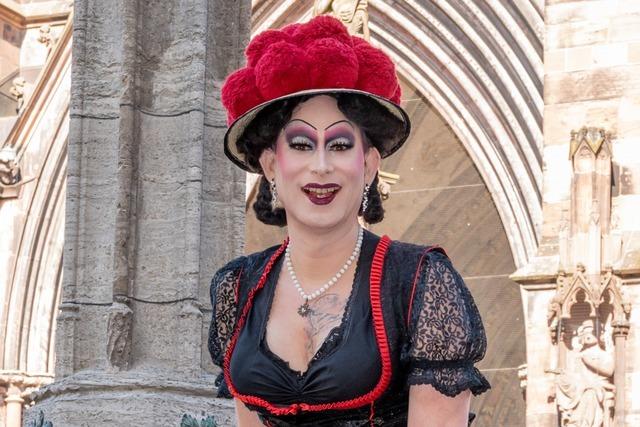 Freiburger Drag-Queen Betty BBQ braucht an Wochenenden 