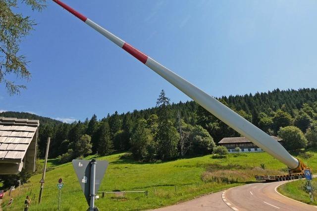 Die Transporte der Rotorbltter sorgen in Todtnau fr Frust bei den Touristen