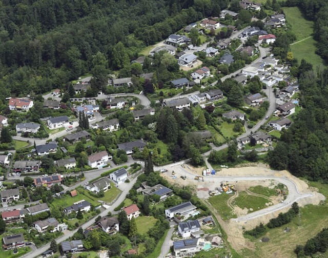 Rechts unten auf dem Bild ist das neue Baugebiet Hlzle-Hungerrain zu sehen.   | Foto: Erich Meyer