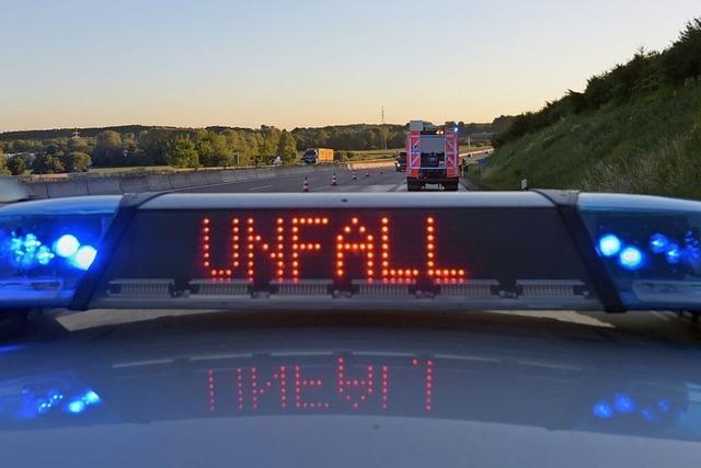 66-Jhrige berschlgt sich auf A5 bei Efringen-Kirchen – leicht verletzt