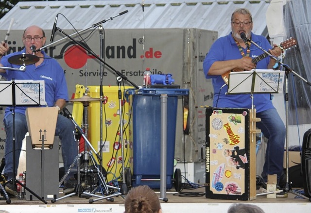 Das Duo Laktosefrei gastierte auf dem ...m Dorfgemeinschaftshaus in Oberbrnd.   | Foto: Gert Brichta