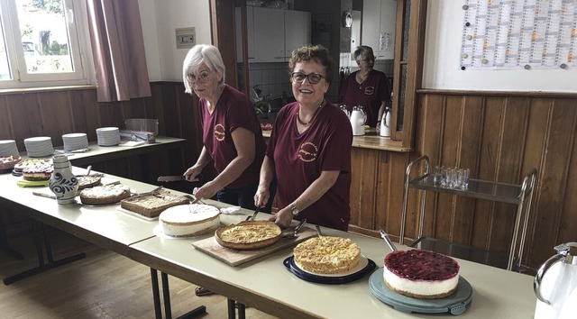 Die Kuchentafel war reichlich bestckt.   | Foto: Vera Winter