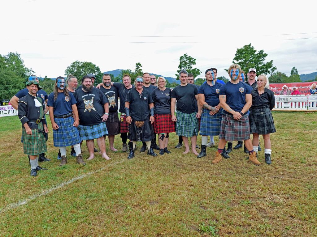 Sieben martialische Disziplinen gibt es in diesem Jahr bei den Highland Games: Baumstammwerfen, Tauziehen, Fasshochwurf, Axtwerfen, Lauf mit Gewichten, Baumstamm-Slalom und Weinfassrollen.