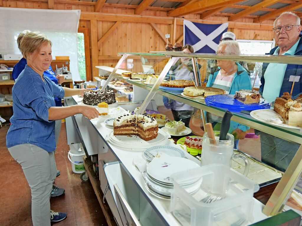 Sieben martialische Disziplinen gibt es in diesem Jahr bei den Highland Games: Baumstammwerfen, Tauziehen, Fasshochwurf, Axtwerfen, Lauf mit Gewichten, Baumstamm-Slalom und Weinfassrollen.