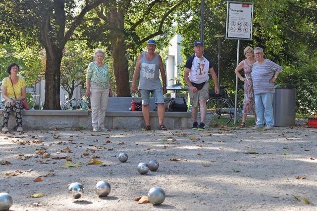 Begeisterte Boule-Spieler beim Seniorensommer in Lrrach