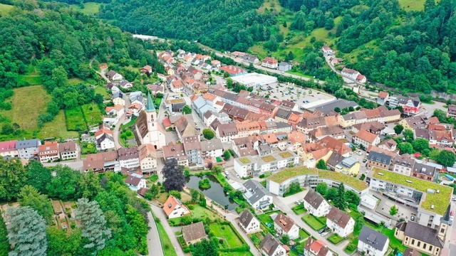 Zell ist die sdlichste Stadt im Oberen Wiesental  | Foto: Martin Klabund