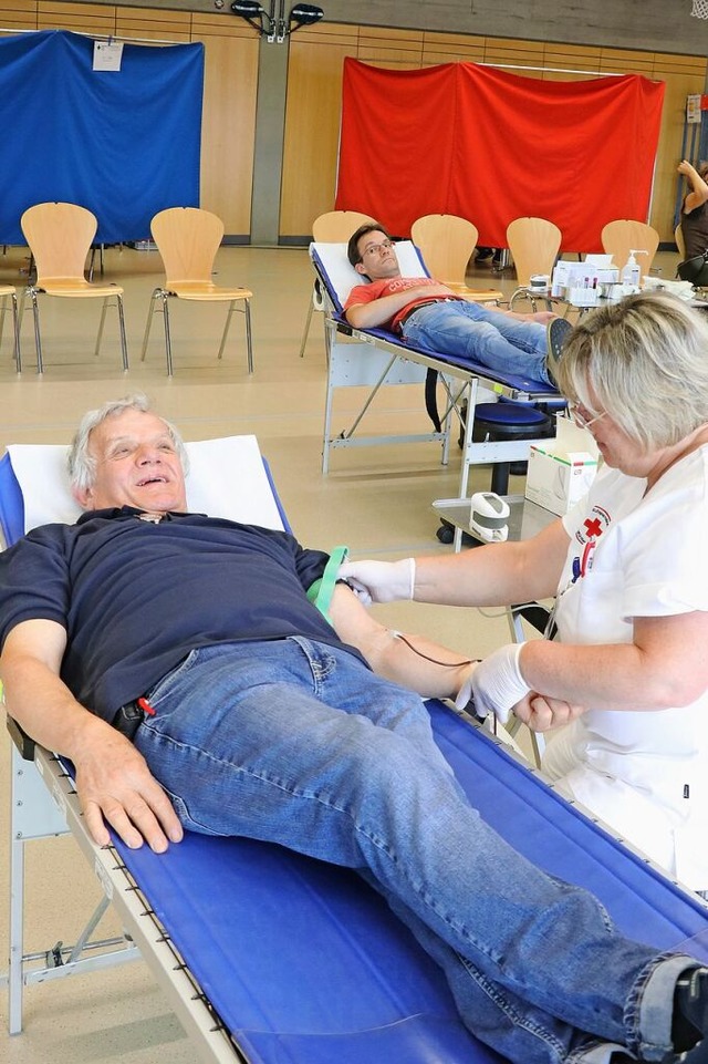 Zum 150. Mal spendete Bernhard Heer Blut.  | Foto: Dorothe Kuhlmann