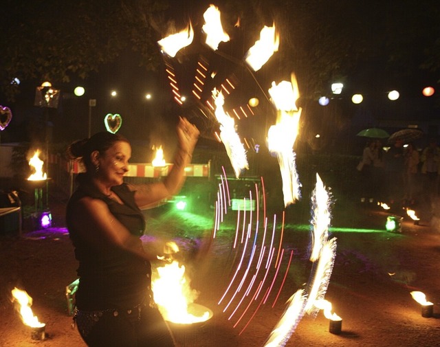 Die Feuershow war eine besondere Attraktion beim Lichterfest.  | Foto: Andreas Bhm