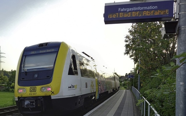 Ein Interregio-Express am Bahnhaltepun... ist bei Stralsund gesichtet worden.    | Foto: Melanie Vlk