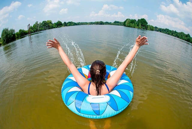 In den Seen der Region ist die Wasserqualitt sehr gut (Symbolbild).  | Foto: Hauke-Christian Dittrich / dpa