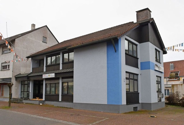 Die ehemalige Volksbank in Oberschopfheim wird ein rztehaus.  | Foto: Wolfgang Knstle