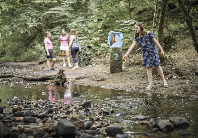 Bei der Fhrung auf dem Wasserpfad lsst sich die Natur spielerisch entdecken.  | Foto: thomas sattler/Stadt Lahr