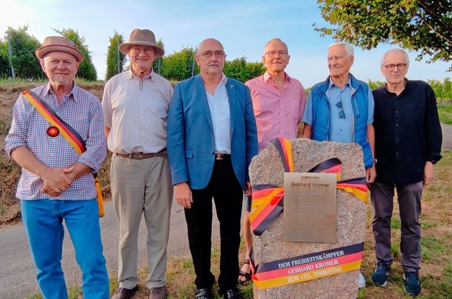 Gedenken an den gebürtigen Bombacher G..., Karl-Anton Beha und Hans-Jörg Jenne. | Foto: Werner Schnabl Gedenken an den gebürtigen Bombacher G..., Karl-Anton Beha und Hans-Jörg Jenne. | Foto: Werner Schnabl