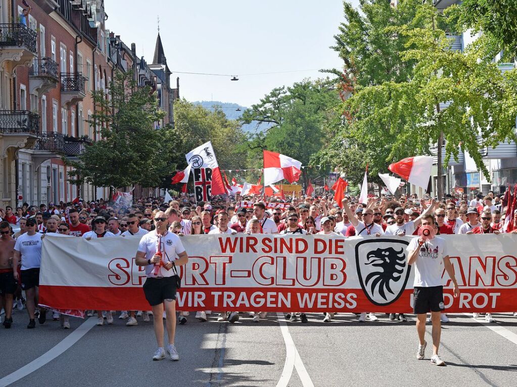 Mit einem Derby gegen den VfB Stuttgart beginnt fr den SC Freiburg die neue Bundesliga-Saison.