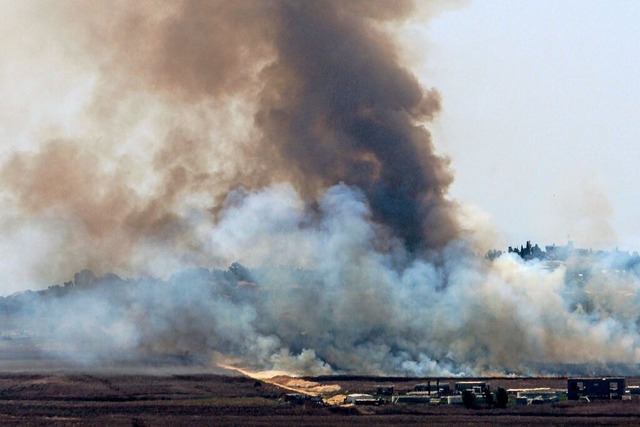 Am frhen Sonntagmorgen griff die Hisbollah Israel mit Raketen und Drohnen an.  | Foto: Marwan Naamani (dpa)