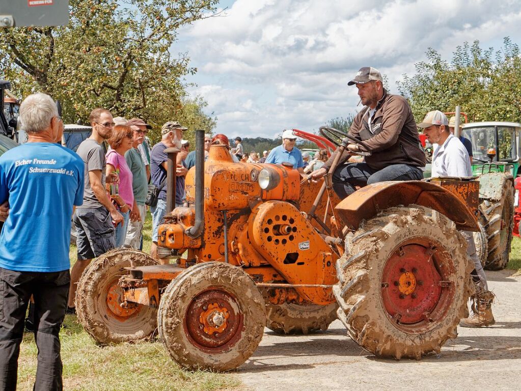 Auf in den Schlamm ... Szenen vom 34. Bulldog- und Oldtimertreffen der Bulldog- und Schlepperfreunde Oberhausen am Sonntag.