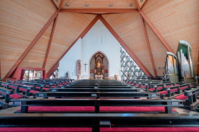 Gotik trifft Moderne: ein Blick in die Kirche in Gutach-Bleibach.  | Foto: Patrik Mller