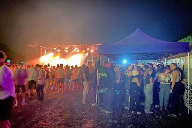 Ein Gewitter hat das Aubach-Festival in Hecklingen am Samstag vorzeitig beendet