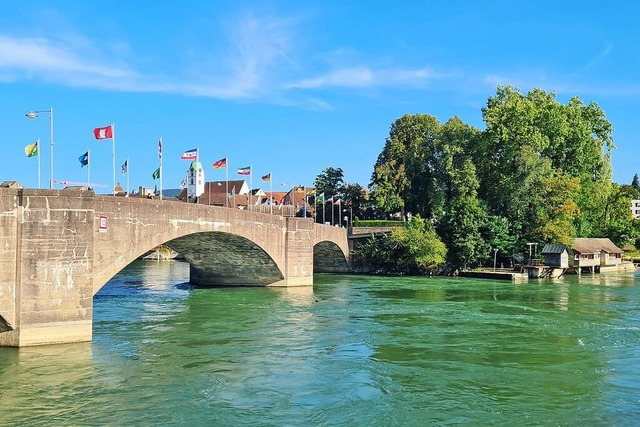 Die Rheinbrcke verbindet beide Rheinfelden.  | Foto: Stefan Ammann