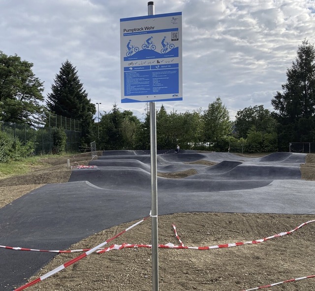 Schon jetzt ist erkennbar, wie der Pumptrack aussehen wird.  | Foto: Annemarie Rsch