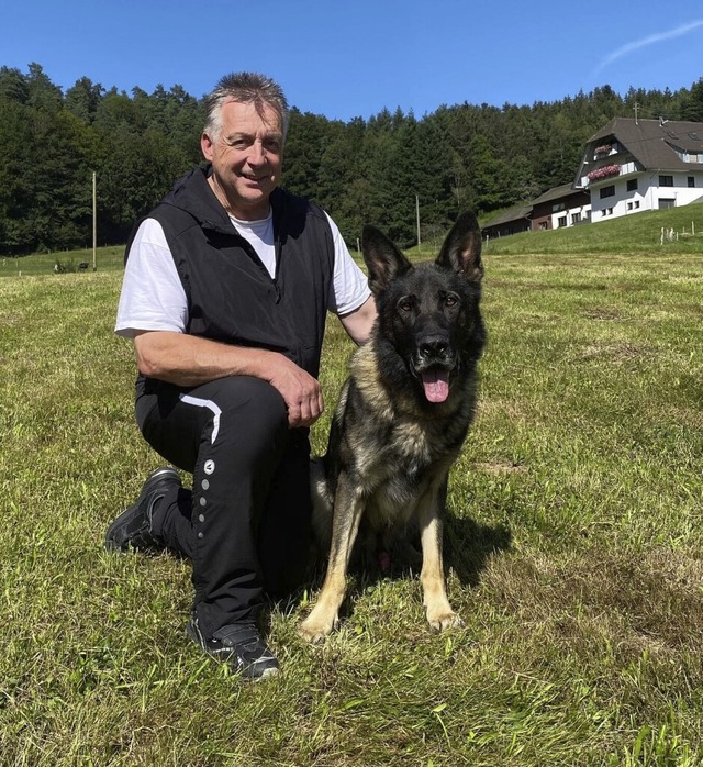 Klaus Binder mit dem Schferhundrden Vodan  | Foto: Hundeverein Schweighausen