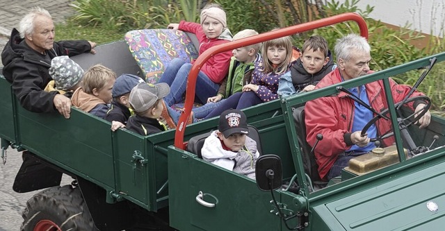 Besonders beliebt war die gepolsterte Pritsche des Unimog.  | Foto: Hans-Jrgen Sackmann