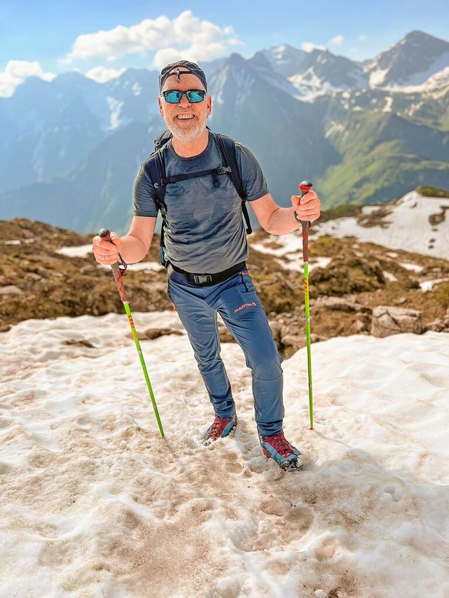 Hans Schmidt auf groer Wanderung in den Bergen  | Foto: Privat