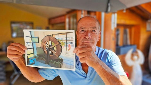 Dieter Bolz, letzter seines Standes in...Foyer eines Unternehmens in Pforzheim.  | Foto: Gerald Nill