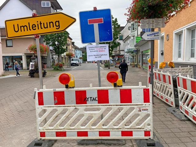 Die Baustelle fr den Breitbandausbau ...on Sd nach Nord durch die Innenstadt.  | Foto: Annemarie Rsch