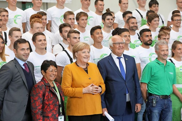 Bei einem Besuch der damaligen Bundesk...wa mit Blick auf den Fachkrftemangel.  | Foto: Christoph Breithaupt