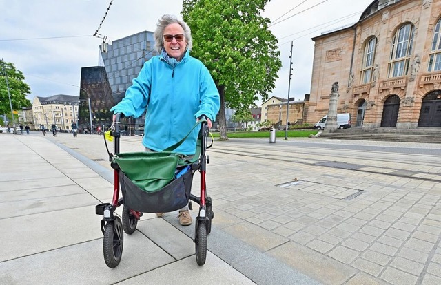 &#8222;Auf dem Platz der Alten Synagog...wierig&#8220;, sagt Edeltraut Kambach.  | Foto: Michael Bamberger