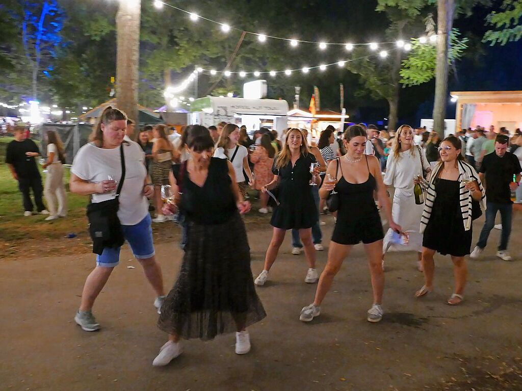 Tausende genossen auf dem Weinfest die schne Stimmung.