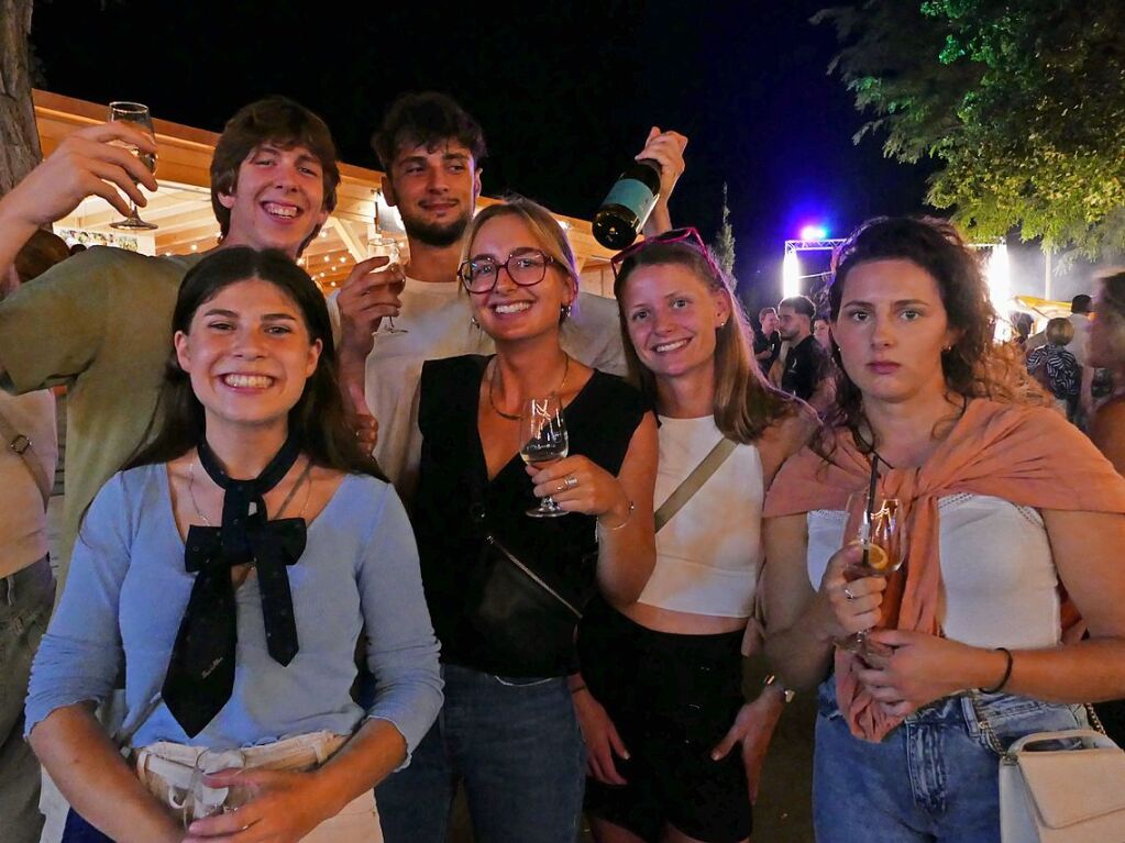 Tausende genossen auf dem Weinfest die schne Stimmung.