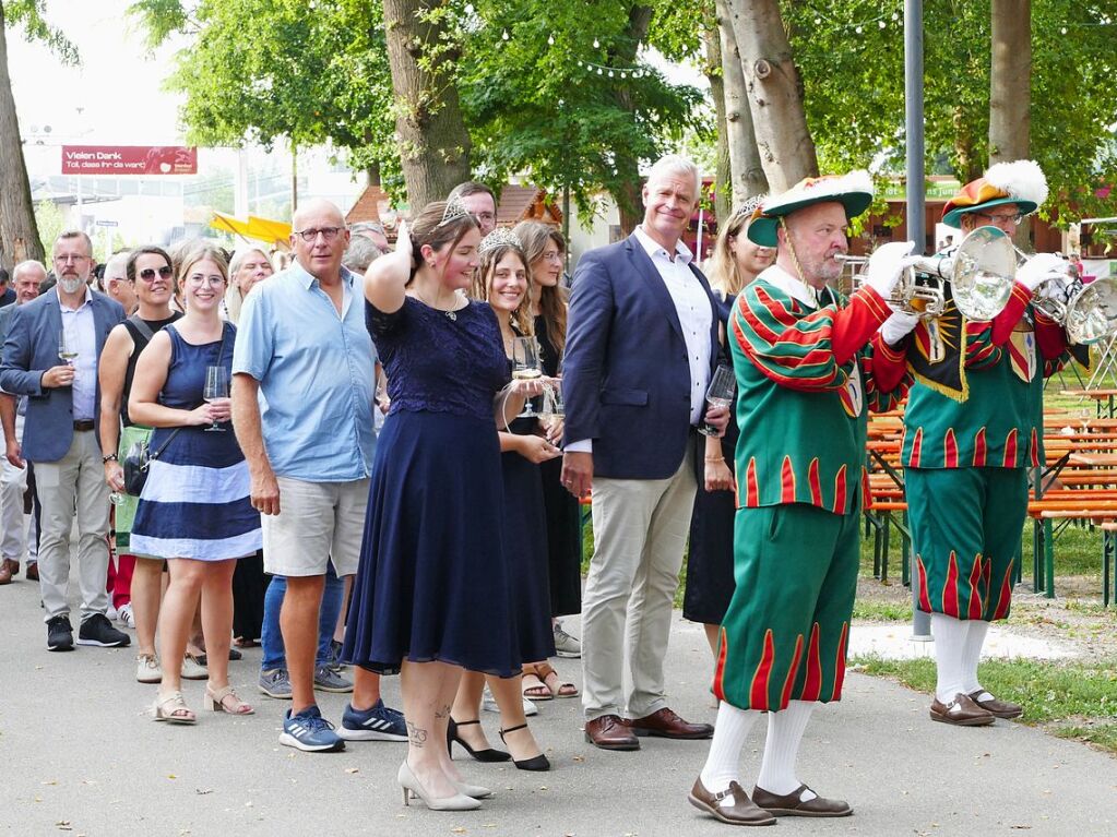 Tausende genossen auf dem Weinfest die schne Stimmung.