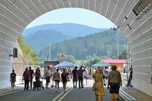 Fotos: Der Brandbergtunnel bei Winden ist fertig